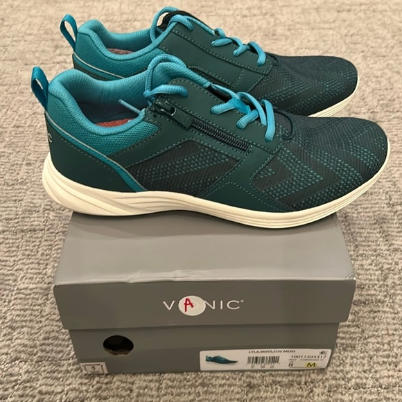 Vionic Lyla Mesh Moss Lace-Up Sneakers w/ Zipper Detail 8 1/2 Wide - Picture 2 of 6